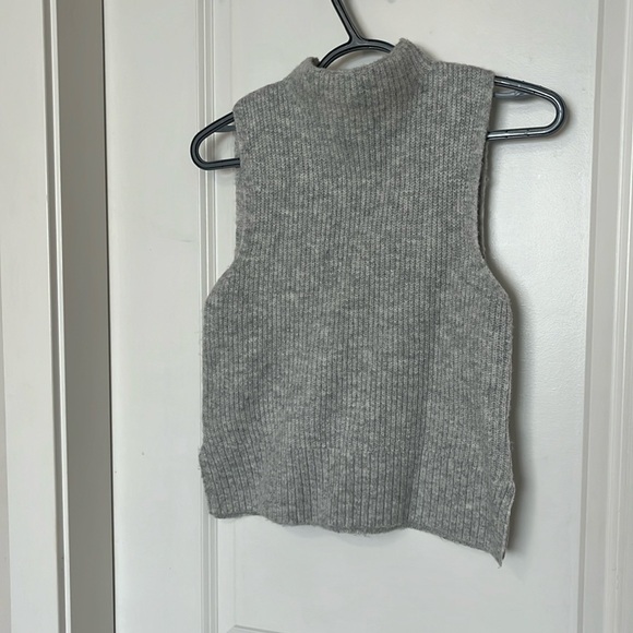 Dynamite Sweater - Picture 1 of 2